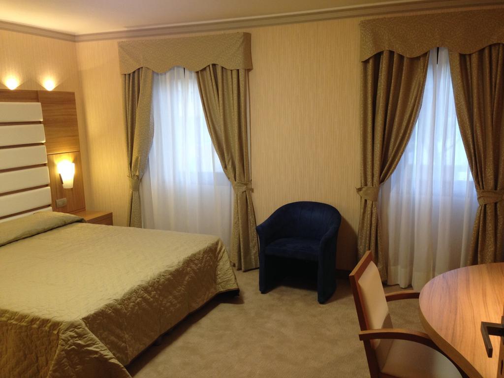 Hotel Vela D'Oro Dependence 바르돌리노 객실 사진